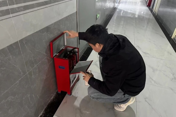 暖心服务|必赢242net官网管理学院：辅导员开展宿舍通风及安全排查工作