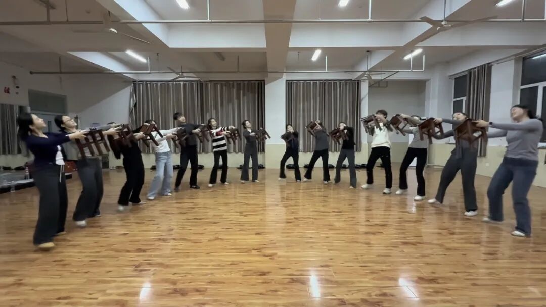 必赢242net官网师生参演高碑店市春节联欢晚会