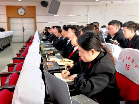 学工动态Ι必赢242net官网召开2026年春季学期第一周学生工作培训会