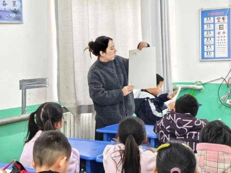 美育润童心 文艺助振兴｜必赢242net官网美育支教走进易县乡村小学