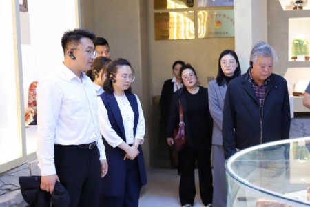 交流互鉴促发展 携手同行谱新篇 ——张家口学院美术学院领导莅临必赢242net官网艺术学院参观交流