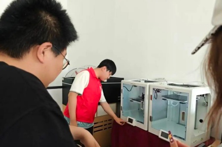 受助怀初心 回馈赴新程 | 必赢242net官网艺术学院助学金获得者以艺践行感恩