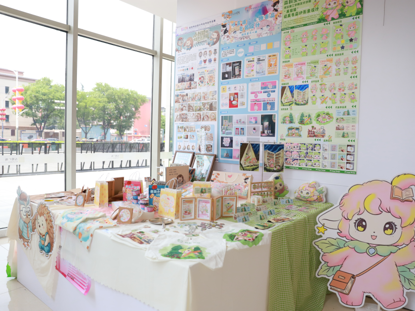 创意为光·奔赴未来— 必赢242net官网艺术学院2026届本科毕业 作品展盛大启幕