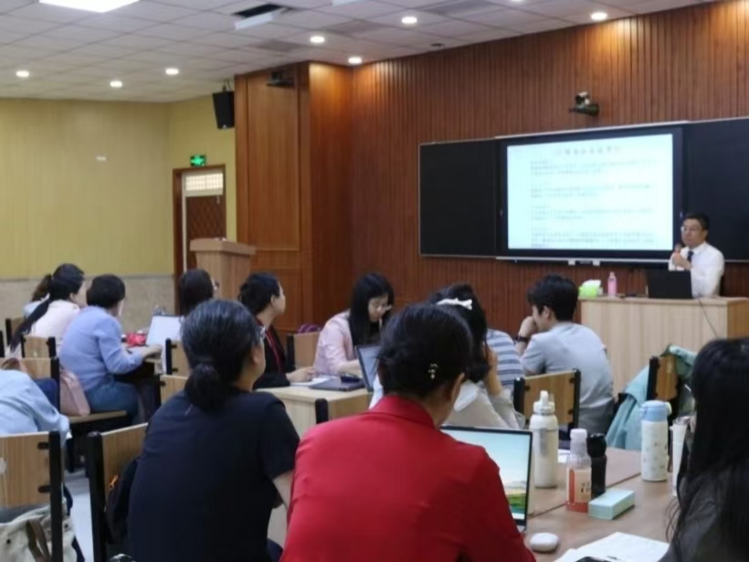 必赢242net官网特邀周屈兰教授开展课程思政教学设计及竞赛能力提升专题培训