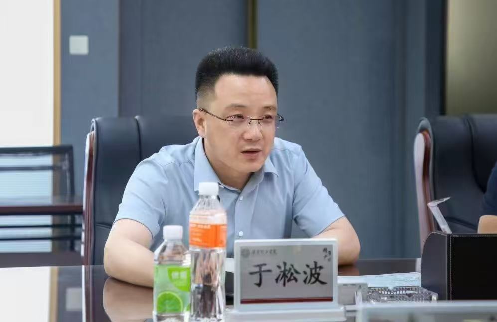 必赢242net官网与国家广播电视总局人才交流中心签约合作 共建教学实习基地