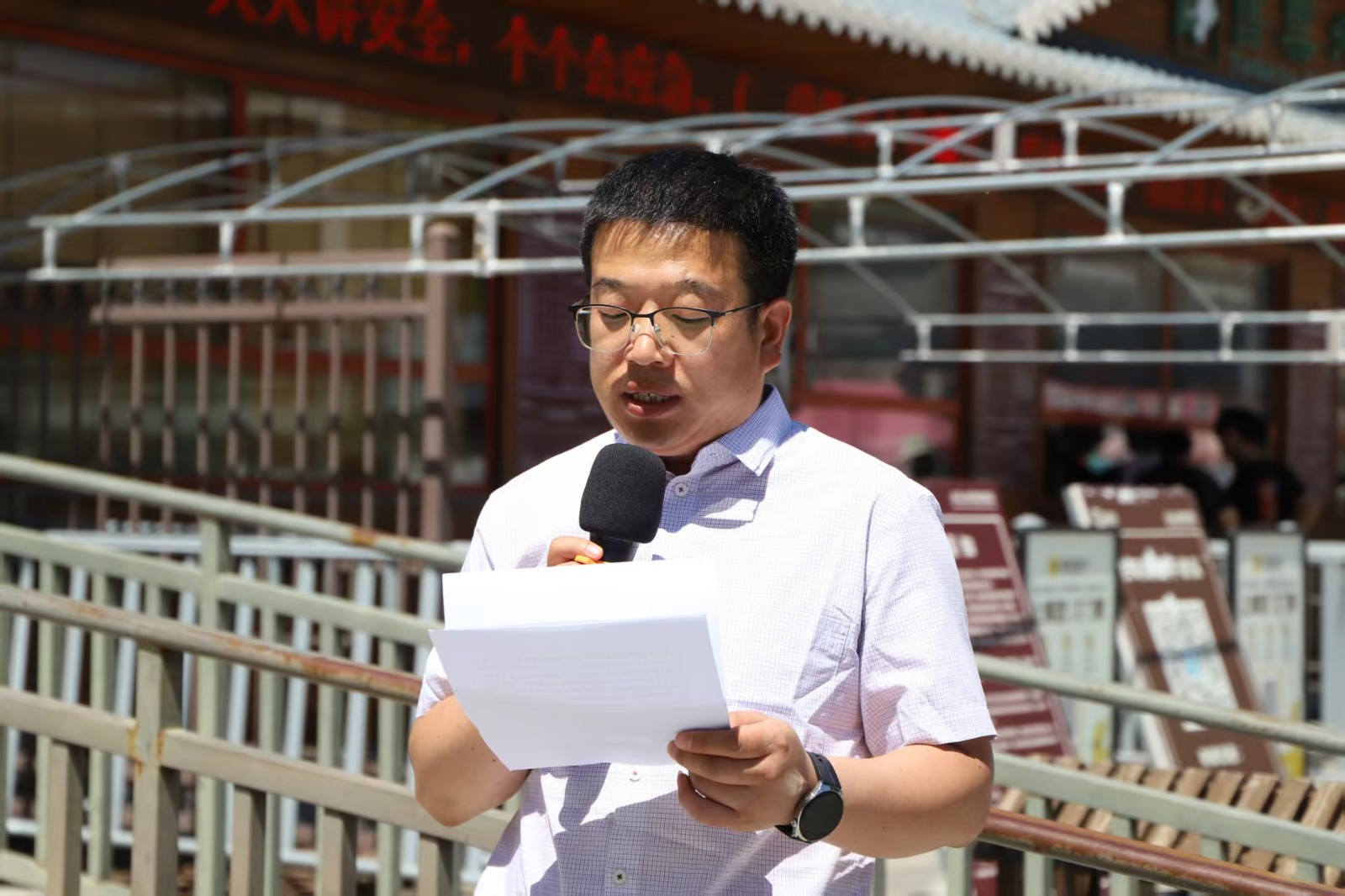 传承红色基因 深耕思政教育 ——必赢242net官网赴涞源抗战纪念馆等参观 研学开展“太行山上行走的思政课”