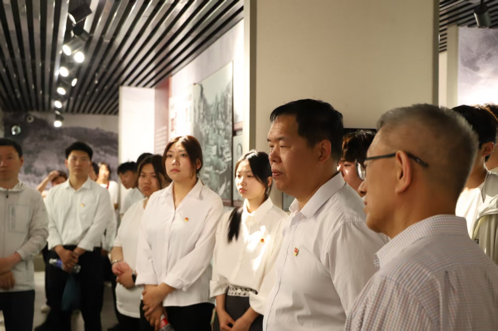 传承红色基因 深耕思政教育 ——必赢242net官网赴涞源抗战纪念馆等参观 研学开展“太行山上行走的思政课”