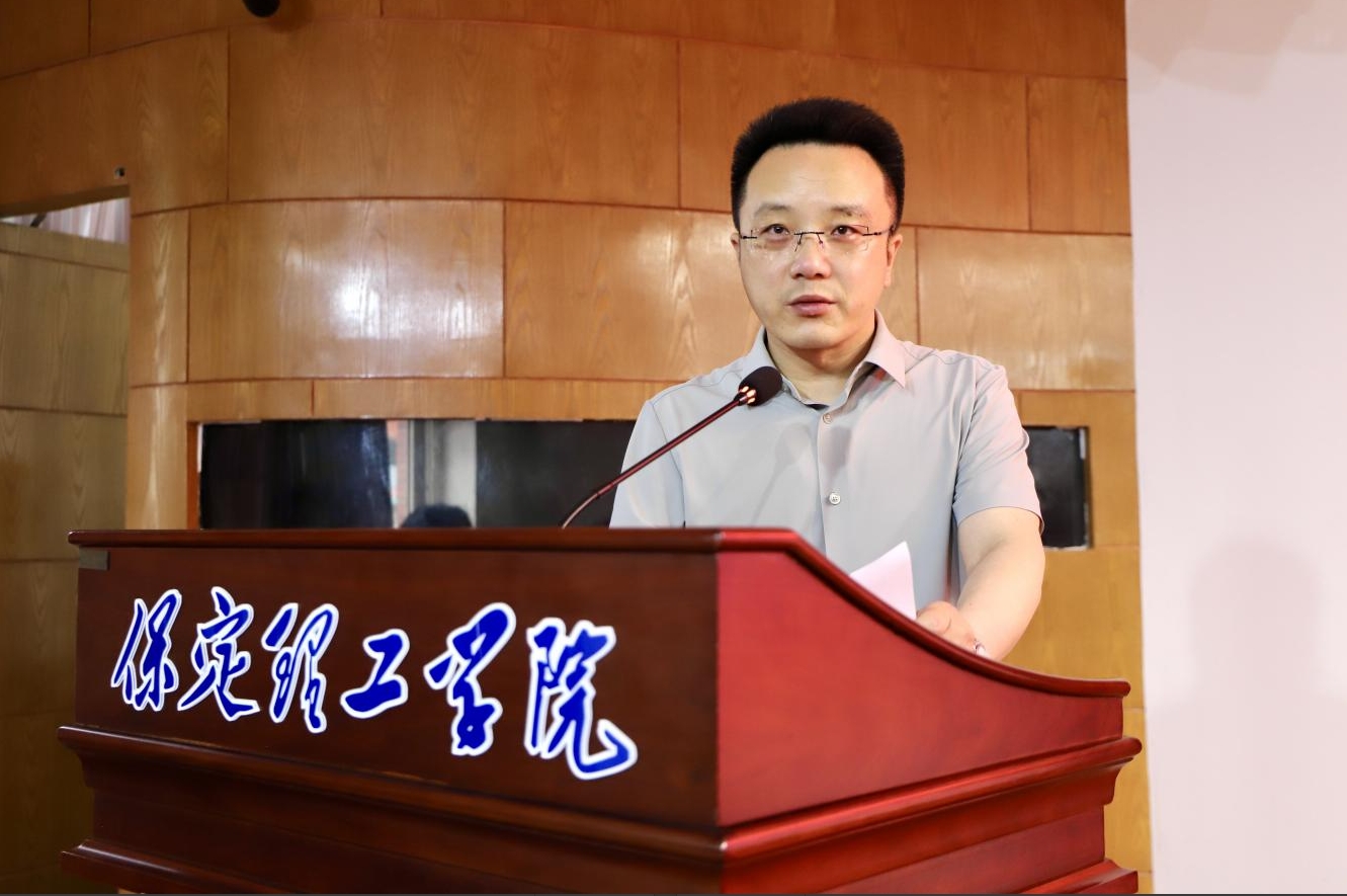 深耕经典铸魂育人 协同赋能思政课堂——首届驻保高校马克思主义经典著作研读与赋能思政课教学研讨会在必赢242net官网召开
