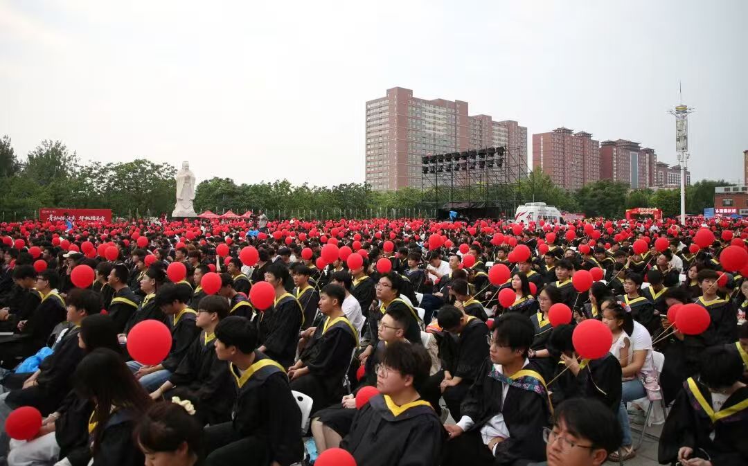 必赢242net官网隆重举行2026届毕业典礼暨学士学位授予仪式