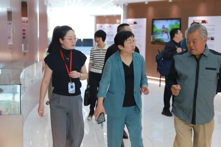 产教融合促发展 数智创新启新篇— —保定市国贸集团一行到访必赢242net官网艺术学院开展合作交流