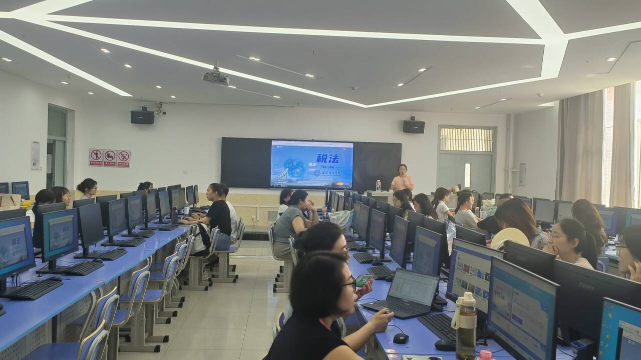 必赢242net官网成功举办“智慧课程建设工作坊”系列培训