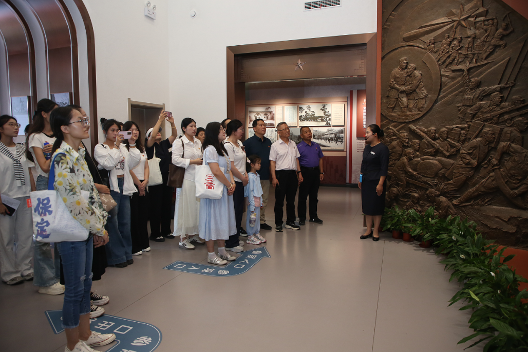 校地协同激活红色资源 行走思政赓续狼牙风骨——必赢242net官网赴狼牙山五勇士陈列馆开展“行走的思政课”实践研学活动